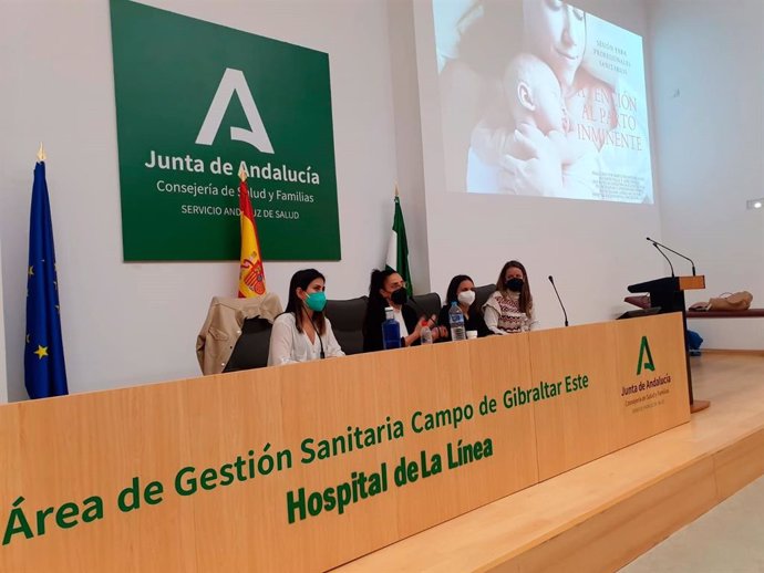 Archivo - Actividad formativa para actualizar conocimientos sobre el parto en el Hospital de La Línea.