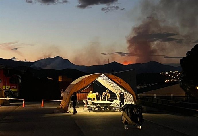 El parc de bombers de Llan (Girona), des d'on s'estan coordinant les actuacions en l'incendi de Portbou (Girona)