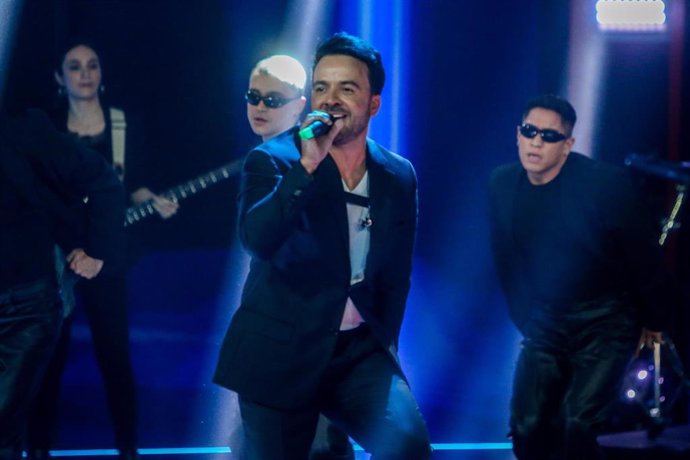 Archivo - El cantante Luis Fonsi en el especial solidario Unidos por la paz: Ucrania en el corazón.