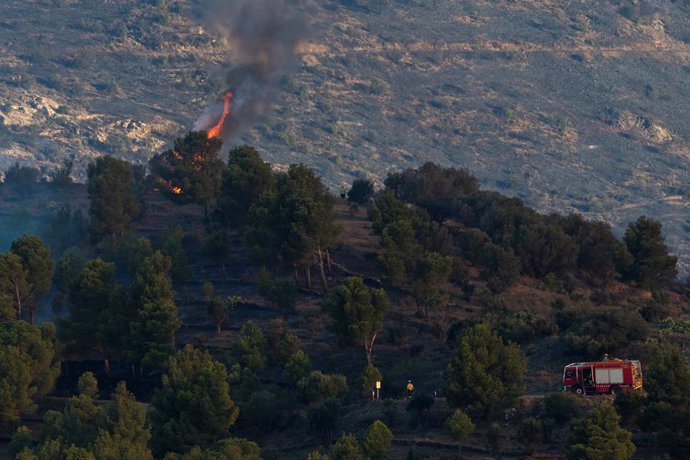 Incendi forestal que afecta els municipis de Colera i Portbou (Girona), a prop de la frontera amb Frana