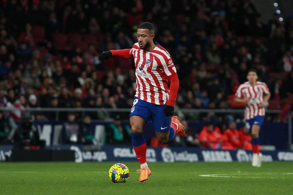 Archivo - Memphis Depay, durante un partido con el Atlético de Madrid.