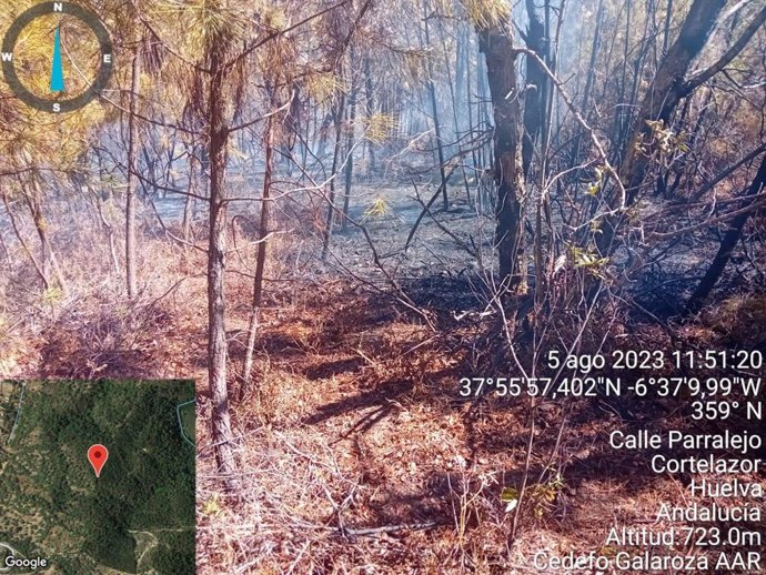 El Infoca trabaja con una evolución favorable en el incendio forestal de Cortelazor