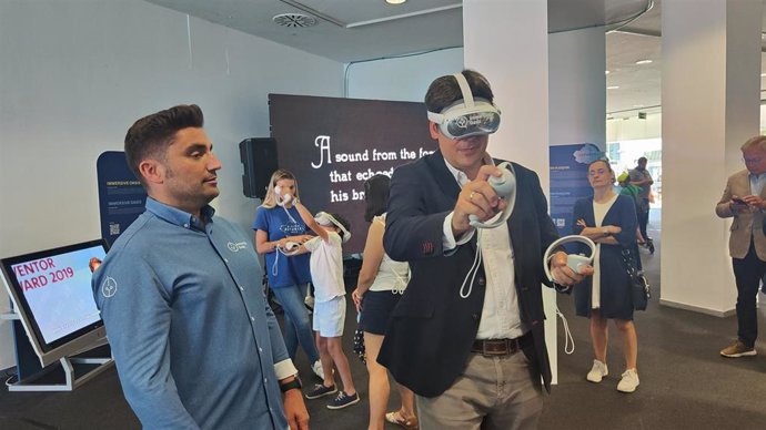 Borja Sánchez, con un dispositivo de realidad virtual en Fidma