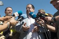 VÍDEO: El viento ya permite a dos aviones de Bombers sumarse al operativo de Portbou (Girona)