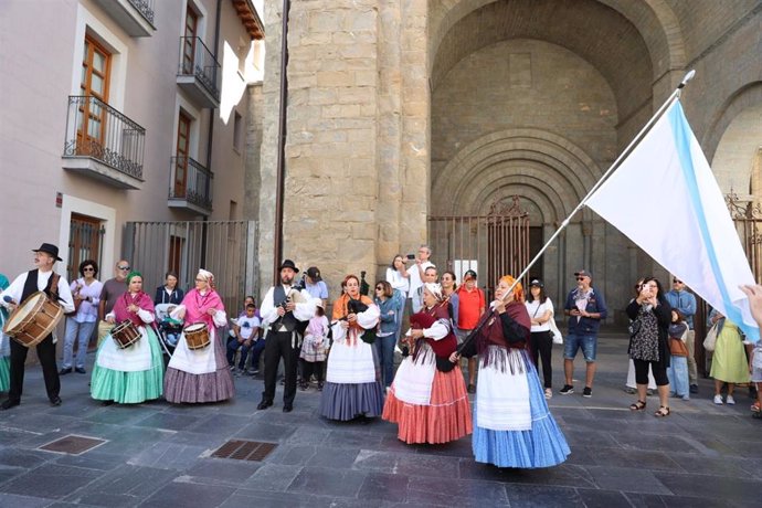 Actuación folclórica del Festival de los Pirineos.