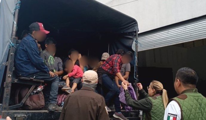 Fuerzas mexicanas rescatan a cientos de migrantes en Puebla