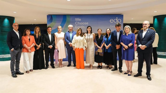 La presidenta de Cantabria, María José Sáenz de Buruaga, y la consejera de Cultura, Turismo y Deporte, Eva Guillermina Fernández, asisten a la inauguración del Festival Internacional de Santander