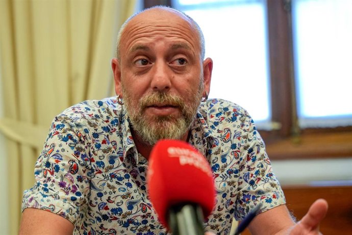 El portavoz de la dirección de IU Andalucía y secretario general del Partido Comunista de Andalucía (PCA), Ernesto Alba, durante la entrevista concedida a Europa Press a 03 de agosto del 2023 en Sevilla (Andalucía, España)