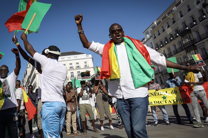 August 5, 2023, Madrid, Spain: A Senegalese protester chants slogans during the demonstration. Senegalese residents of Madrid demonstrate at Puerta del Sol against the illegal arrest of Ousmane Sonko in Senegal, opposition candidate for the presidency o