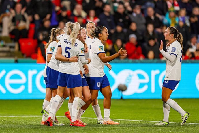 Las jugadoras de Inglaterra celebran uno de sus goles contra China en el Mundial femenino de fútbol de Australia y Nueva Zelanda