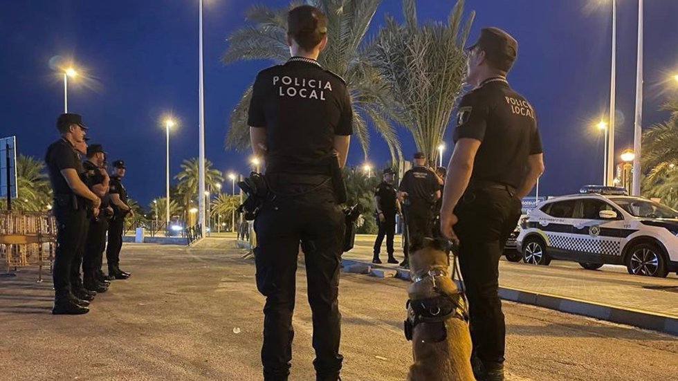 Archivo - La Policía Local de Elche en una imagen de archivo