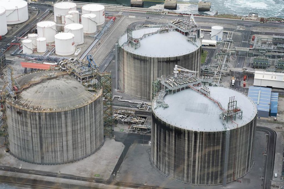 Archivo - Vista de la planta regasificadora de la Bahía de Bizkaia Gas (BBG), a 10 de octubre de 2022, en Vizcaya, Bilbao, País Vasco (España). BBG es una de las opciones más interesantes para las empresas gasistas europeas dada la estratégica ubicación
