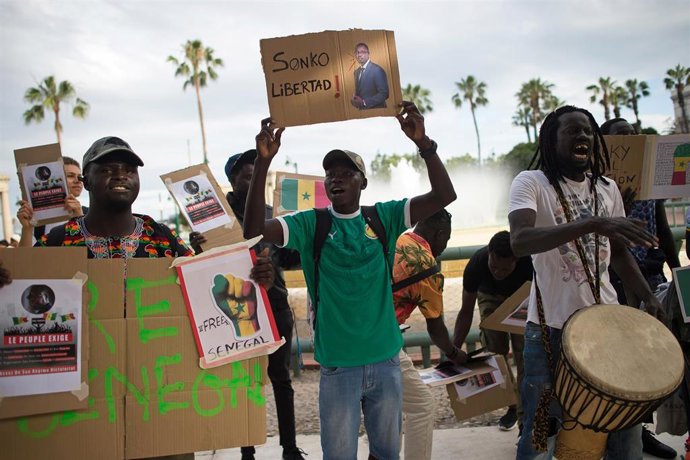 Archivo - Manifestaciones en España por el opositor Ousmane Sonko 
