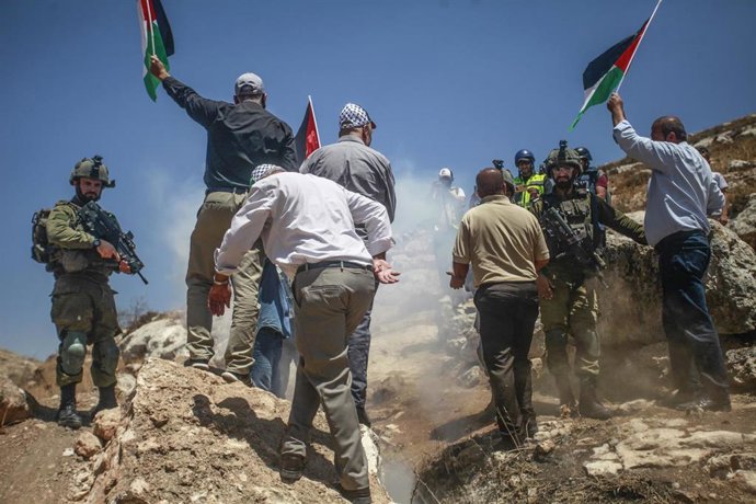 Palestinos protestan contra los colonos israelíes en Cisjordania