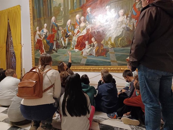 Los talleres para familias, patrocinados por la Fundación ACS, arrancan el 12 de agosto con un recorrido por las estancias del Palacio Real de la Granja de San Ildefonso.