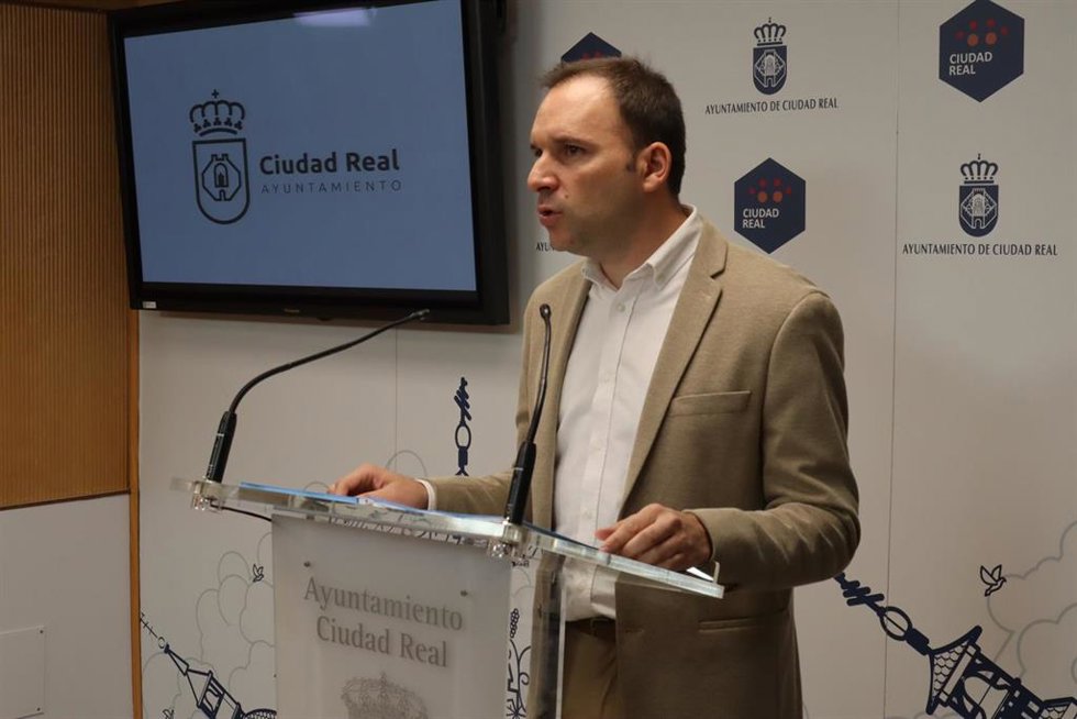 Ndp. El Ayuntamiento De Ciudad Real Aprueba El Expediente Para Cambiar El Césped Del Campo De Fútbol Polideportivo Juan Carlos I
