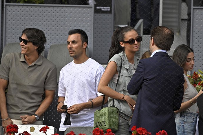 Archivo - Pablo Castellano, José Luis Martínez y Victoria Federica de Marichalar durante el partido de Carlos Alcaraz contra Karén Jachánov en los cuartos de final del Mutua Madrid Open de tenis, en Madrid (España)