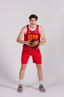 Archivo - El exjugador turco del UCAM Murcia, Hamza Mestoglu.