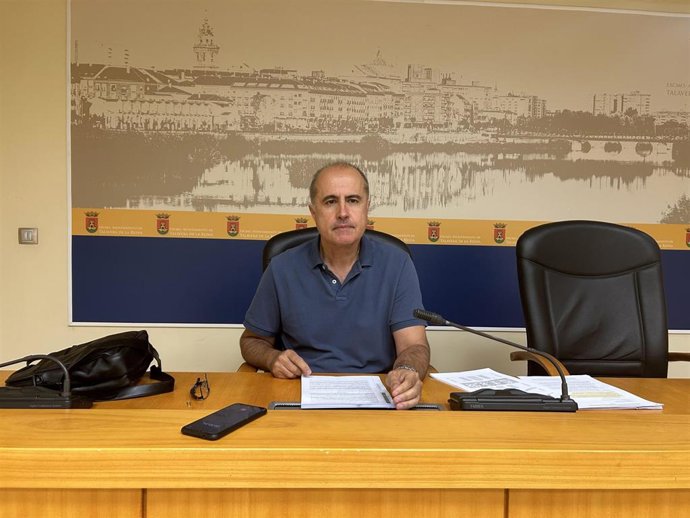 El portavoz del equipo de Gobierno Local de Talavera de la Reina, Jesús García Barroso, en rueda de prensa.