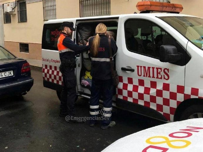 Archivo - UMIE del Ayuntamiento de Sevilla en una imagen de archivo.