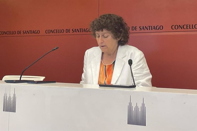 La alcaldesa de Santiago, Goretti Sanmartín, en rueda de prensa.