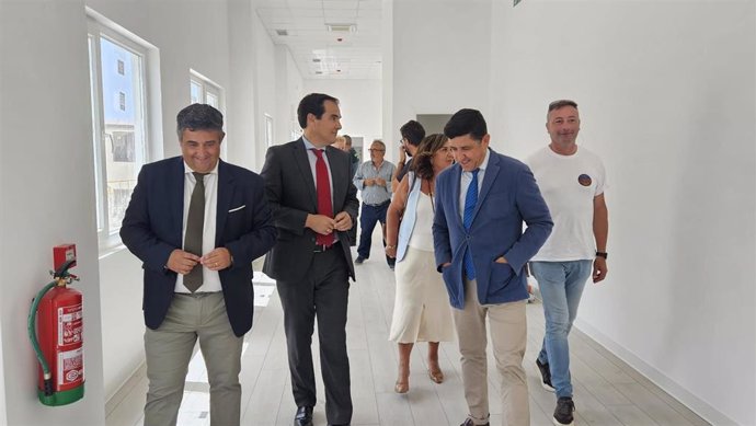 El consejero de Justicia, Administración Local y Función Pública, José Antonio Nieto, en su visita a las obras de la nueva sede judicial de Ayamonte (Huelva).