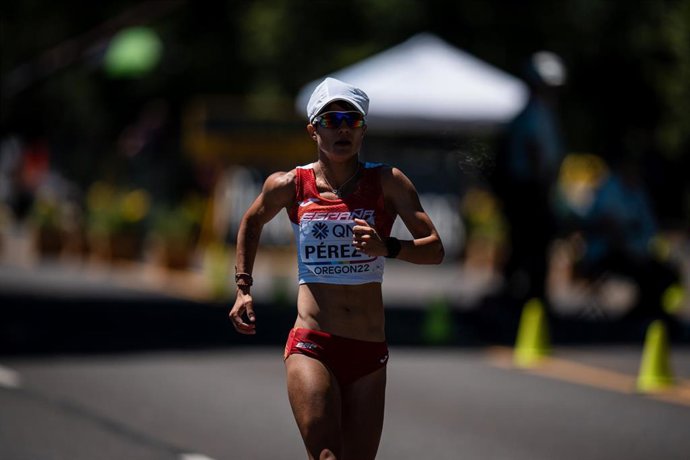 Archivo - La marchadora española María Pérez durante una competición