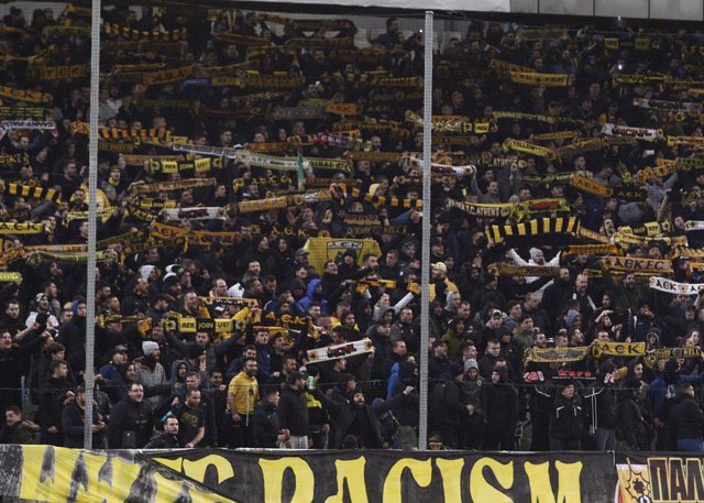 Archivo - February 15, 2018 - Athens, Greece - AEK Athens fans seen during the match..Europa League Round of 32 First Leg - AEK Athens vs Dynamo Kiev