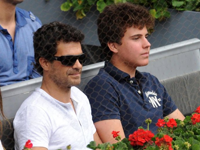 Archivo - Rodolfo Sancho y su hijo Daniel, en una imagen de archivo