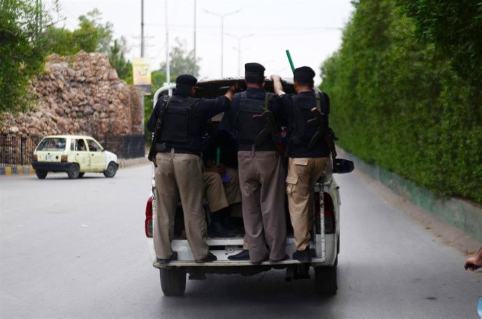 La Policía de Pakistán detiene a un simpatizante del ex primer ministro Imran Jan