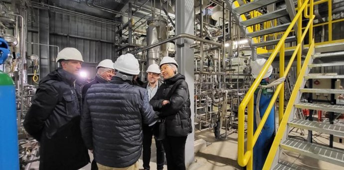 Visita de la consejera Marta Gastón a Solutex, una de las empresas que obtuvieron apoyo a sus proyectos de I+D en economía circular en anteriores convocatorias.