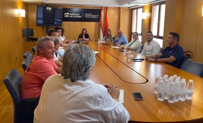 La consejera de Agricultura, Noemí Manzanos, participa en la reunión de la recientemente creada Mesa del Champiñón y de la Seta de La Rioja.