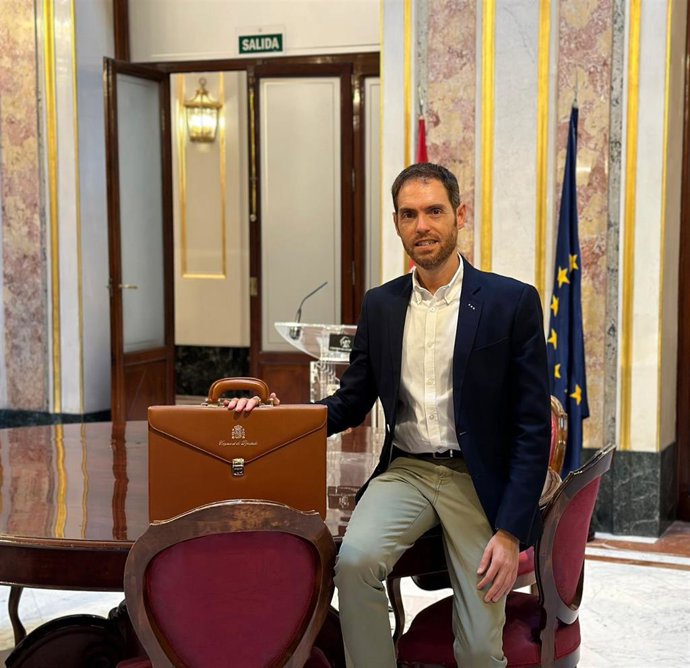 Sergio Sayas, diputado electo del PP por Navarra en las elecciones generales del 23 de julio, ha presentado este martes su credencial ante el Congreso.