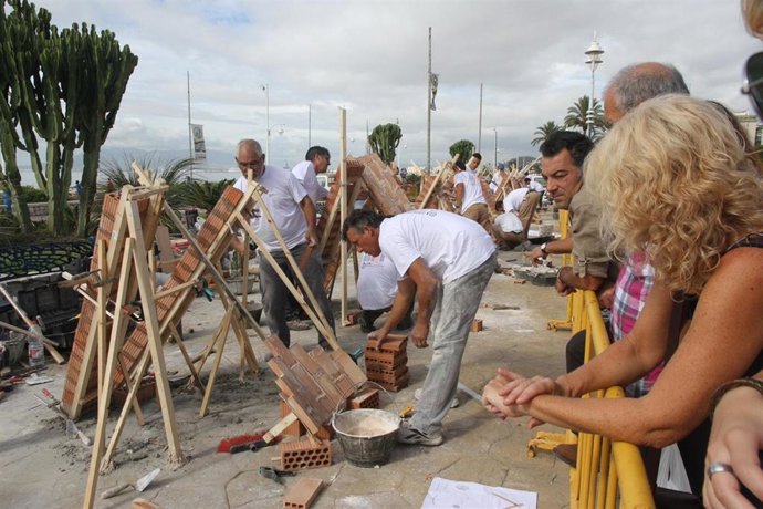 Archivo - Imagen de archivo del concurso de albañilería Peña el Palustre 