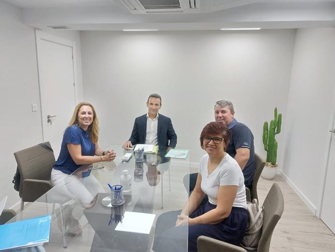 Acto de firma para la compra de una VPO de la Diputación de Almería.