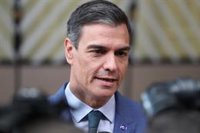 Sánchez traslada su "cariño" a la familia de la mujer asesinada en Almería e insta a las víctimas a llamar al 016