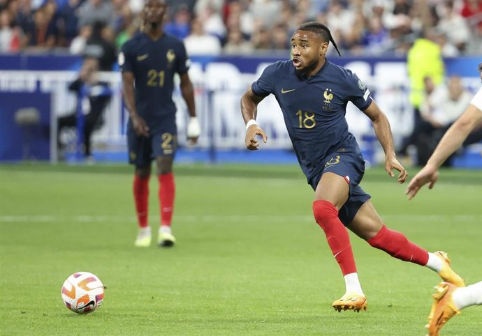 Archivo - Christopher Nkunku durante un partido con la selección francesa.