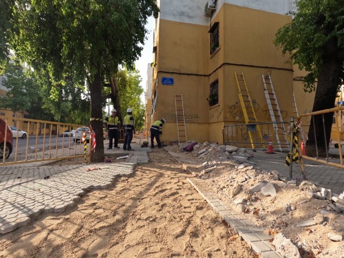 Operarios de Endesa en Las Letanías