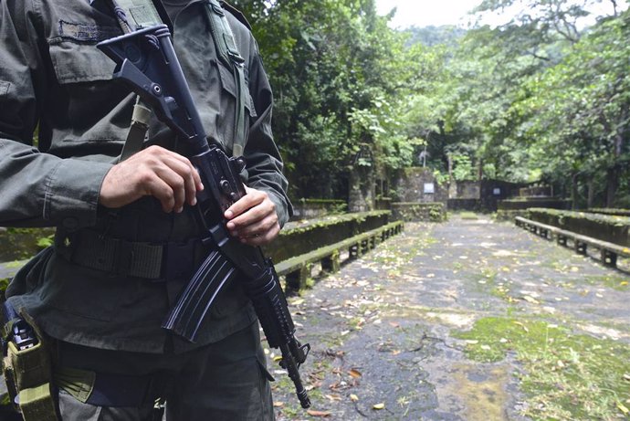 Archivo - Un soldado del Ejército de Colombia (archivo).