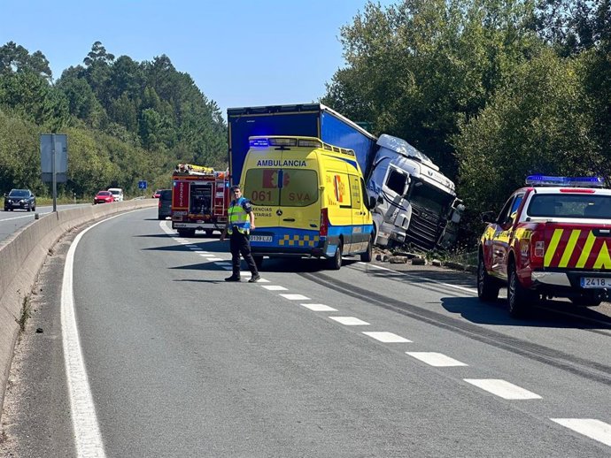 Accidente en la vía rápida de Sanxenxo (Pontevedra).