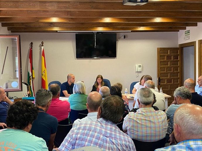 ARAG-ASAJA ha trasladado las principales reivindicaciones del sector ganadero regional a la consejera de Agricultura y Ganadería, Noemí Manzanos