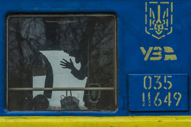 Archivo - Evacuación de civiles en Pokrovsk, en la región de Donetsk.