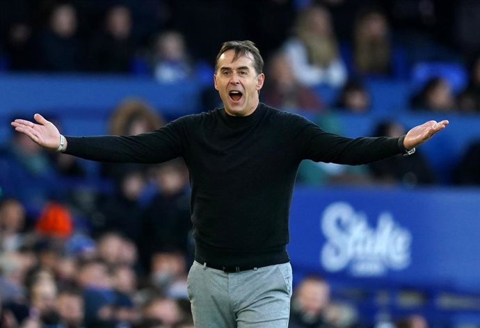 Archivo - Julen Lopetegui, durante un partido con el Wolverhampton Wanderers.