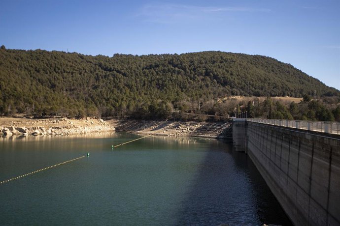 Archivo - Vista del pantano de Sant Pon, a 1 de marzo de 2023, en Clariana de Cardener, Lleida, Cataluña (España). Cataluña decretará mañana, miércoles 29 de febrero, la fase de "excepcionalidad" a raíz de la sequía en el sistema Ter-Llobregat y en el 