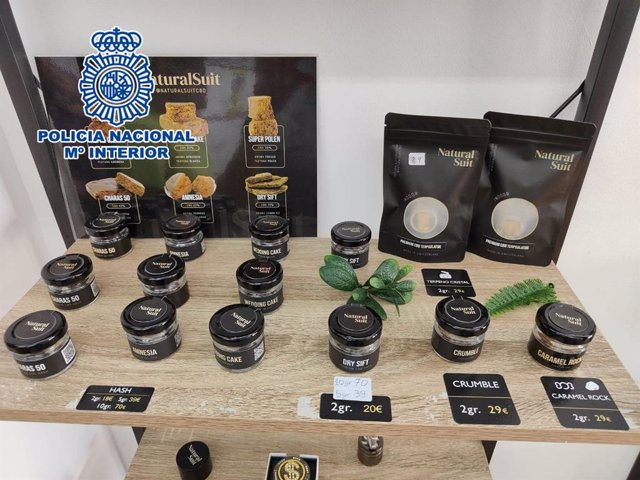 All day CBD, el 'vending' del producto aromático intervenido por la  Policía: No vendemos droga y nos tratan como traficantes