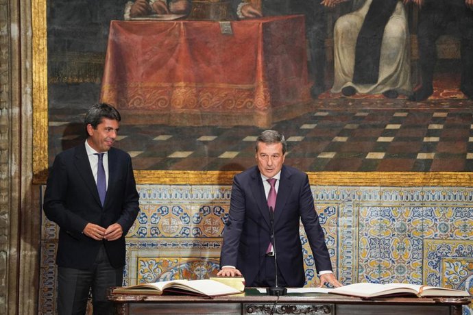 El nuevo conseller de Sanidad, el doctor Marciano Gómez, durante el acto de toma de posesión 