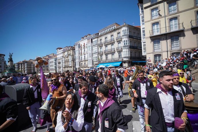 Blusas y neskas de Vitoria-Gasteiz no realizarán la 'kalejira' de ida de este miércoles 