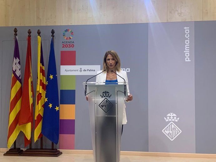 La portavoz del Ayuntamiento de Palma, Belén Soto, en una rueda de prensa (imagen de archivo).