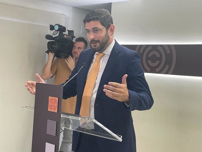 El portavoz de VOX en las Cortes de Aragón, Alejandro Nolasco.