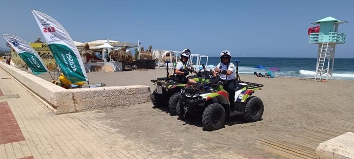 Policía Local de La Línea vigilando las playas del municipio